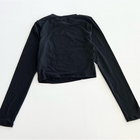 New JULIA Long Sleeve Crop Top Cut Out Detail On Bottom Hem SIZE Small Black - Picture 3 of 9
